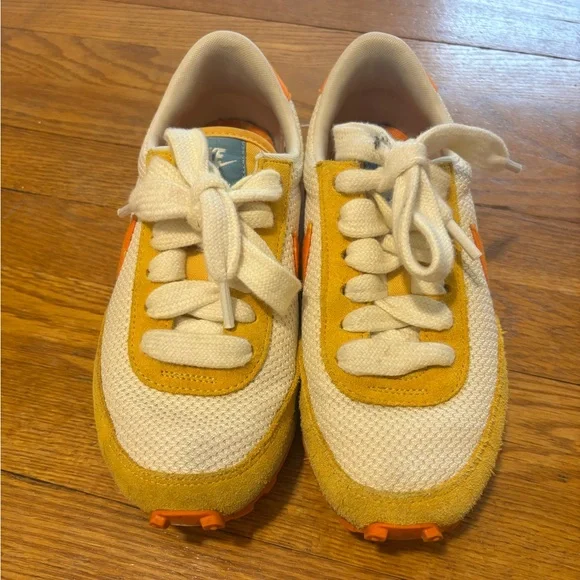 Nike Daybreak Paisley Swoosh - Picture 11 of 14